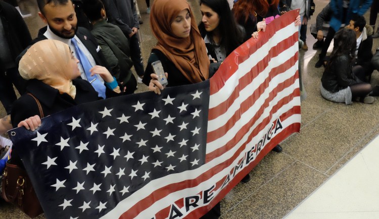 seatac_airport_protest_against_immigration_ban_09